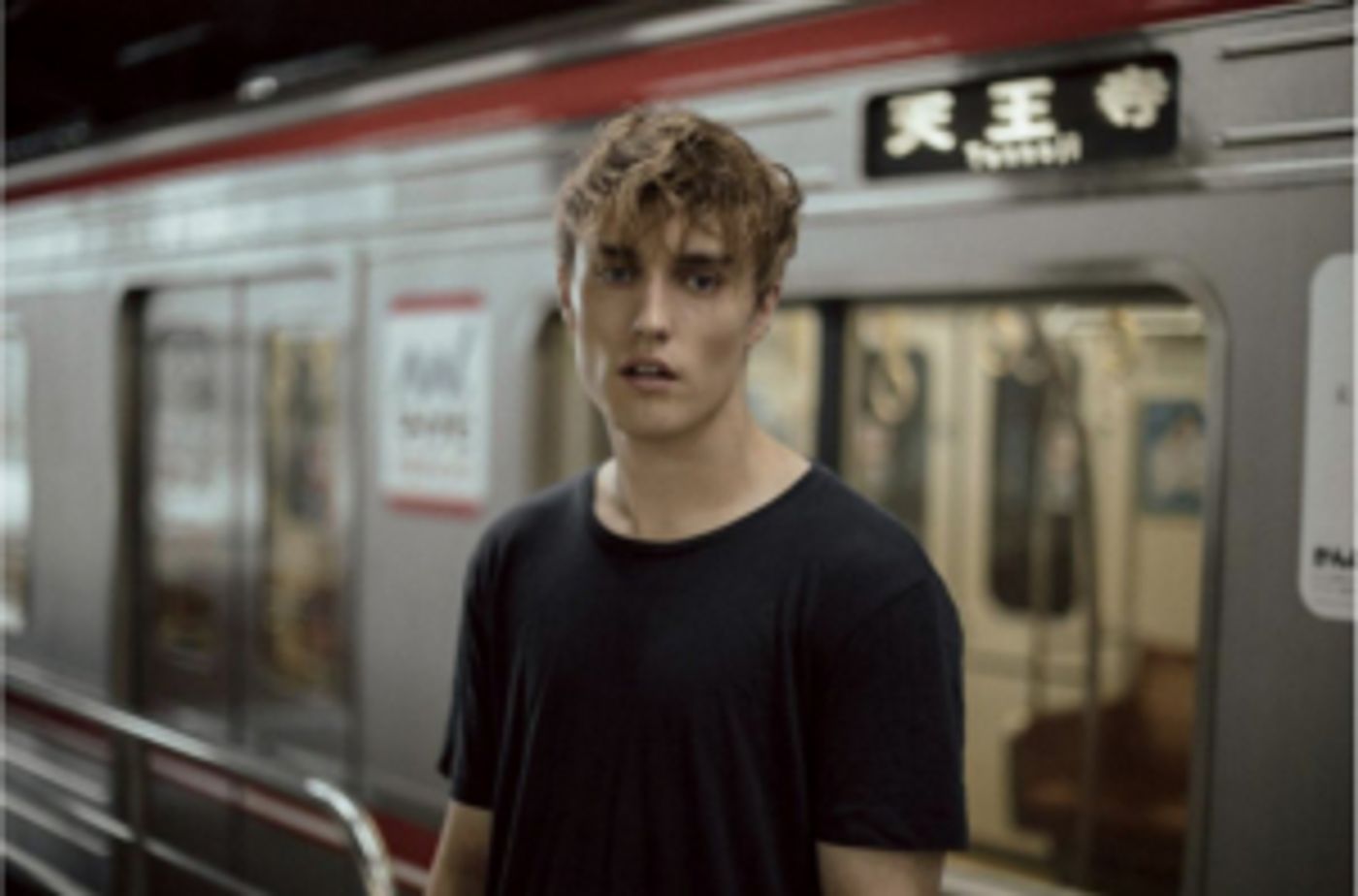 Sam Fender Performs Newest Single 'The Borders' on LATE NIGHT WITH SETH MEYERS Sam Fender Performs Newest Single 'The Borders' on LATE NIGHT WITH SETH MEYERS Image
