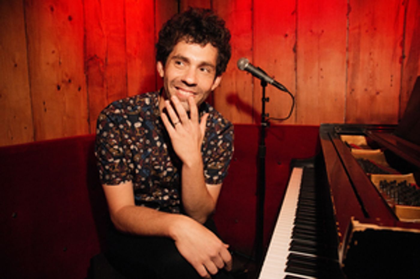 Review: Julian Velard Extolls WHAT AM I DOING HERE? at Joe's Pub Review: Julian Velard Extolls WHAT AM I DOING HERE? at Joe's Pub Image