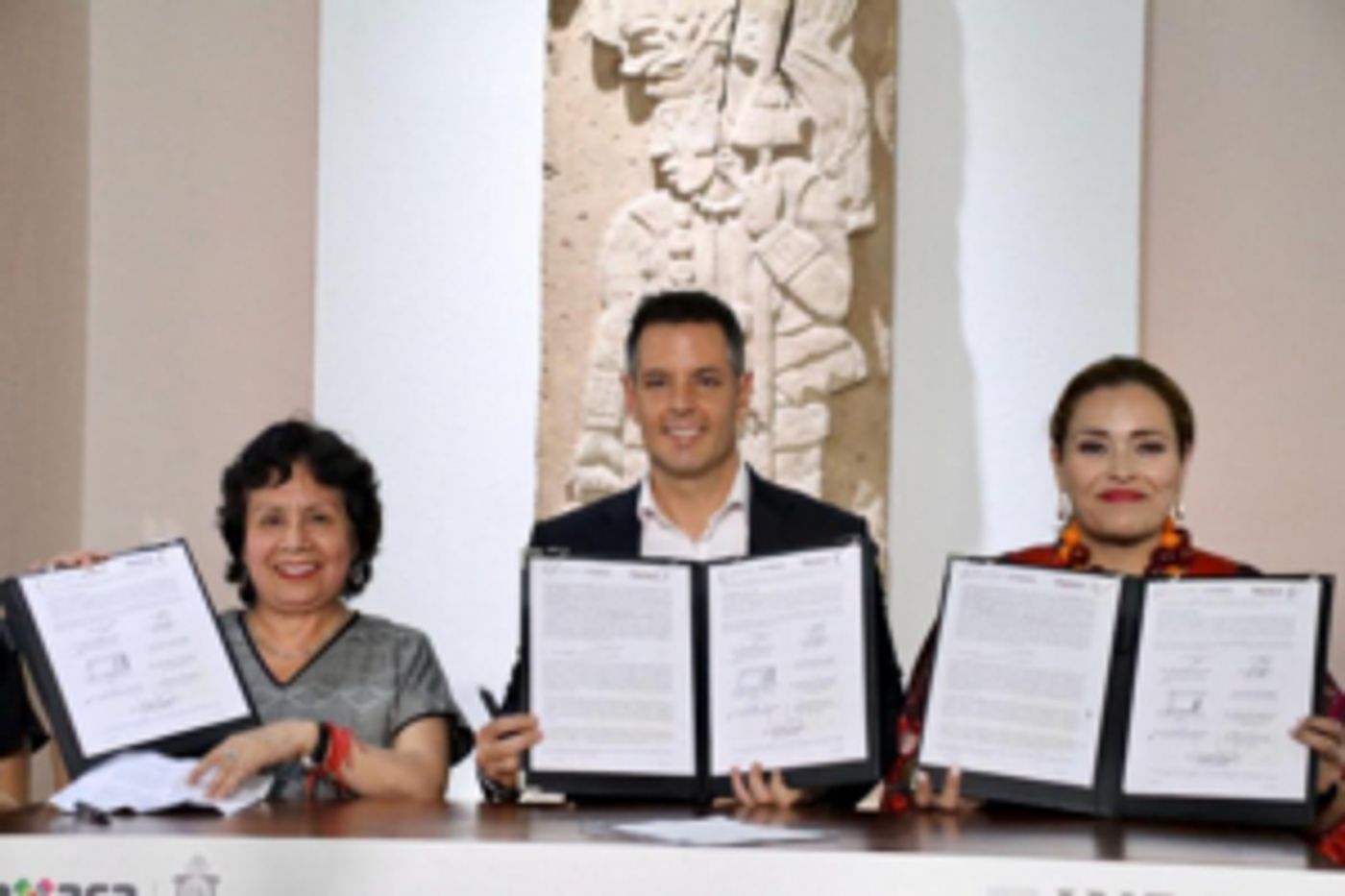 Gobierno del Estado y el INBAL firman convenio parafortalecer la educación, la producción y el patrimonio artísticos de Oaxaca Gobierno del Estado y el INBAL firman convenio parafortalecer la educación, la producción y el patrimonio artísticos de Oaxaca Image