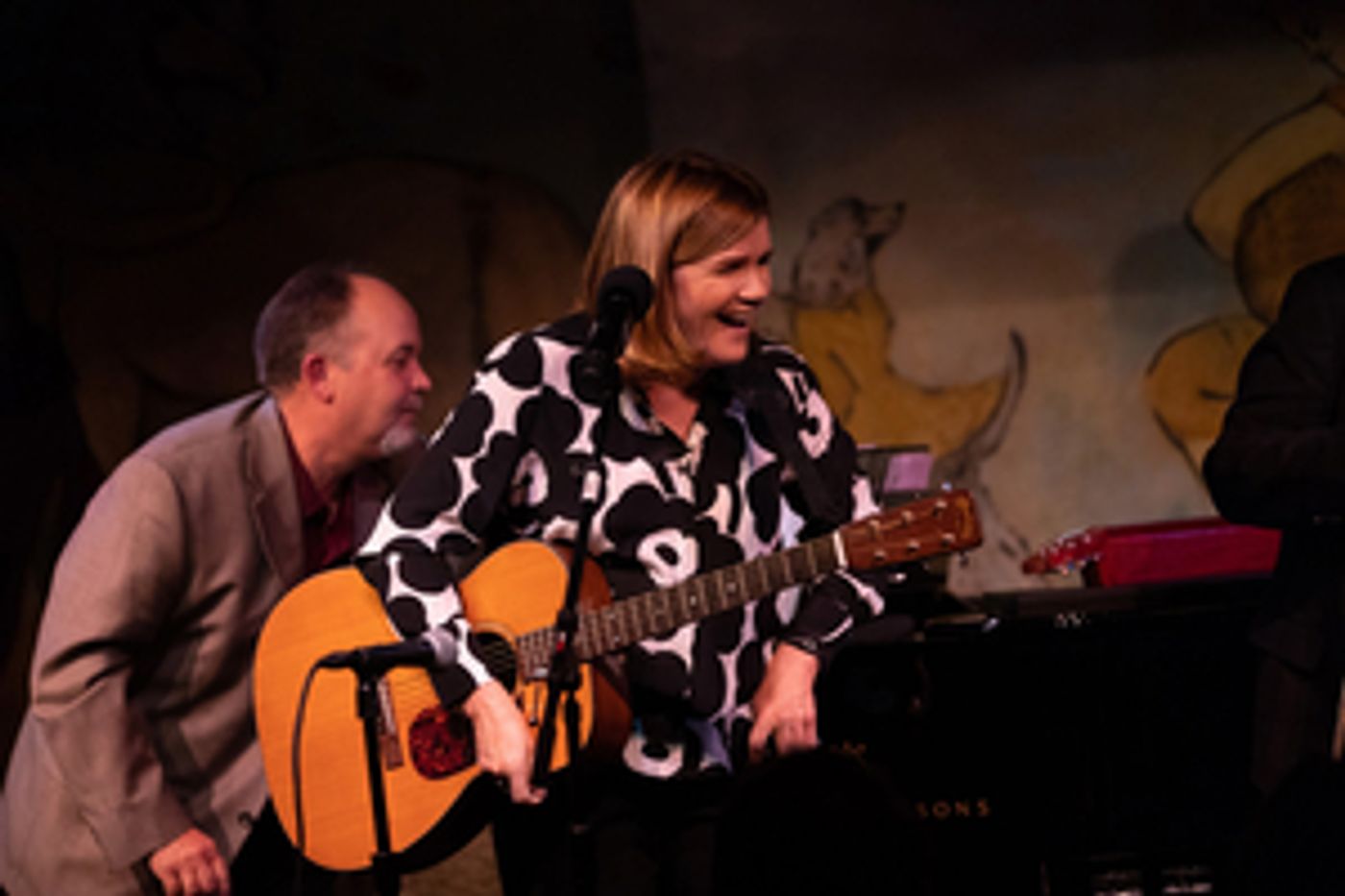 Review: MARE WINNINGHAM Warms Up New Friends at The Cafe Carlyle  Image