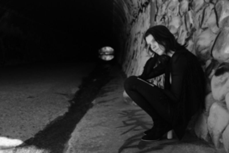 Eden Iris Premieres 'Birthday Baby' Video Image