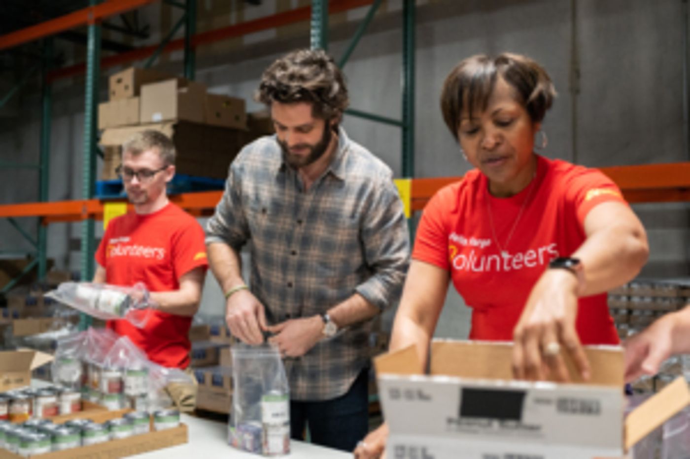 Thomas Rhett and Wells Fargo Team Up for a Special Performance at the AMAs  Image