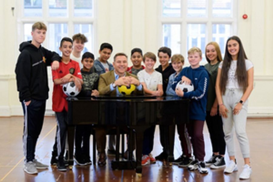 Interview: Rufus Hound Talks THE BOY IN THE DRESS Image