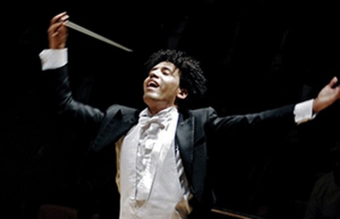 Review: PAYARE AND SAN DIEGO SYMPHONY CONTINUE BEETHOVEN CELEBRATION at The Jacobs Music Center  Image