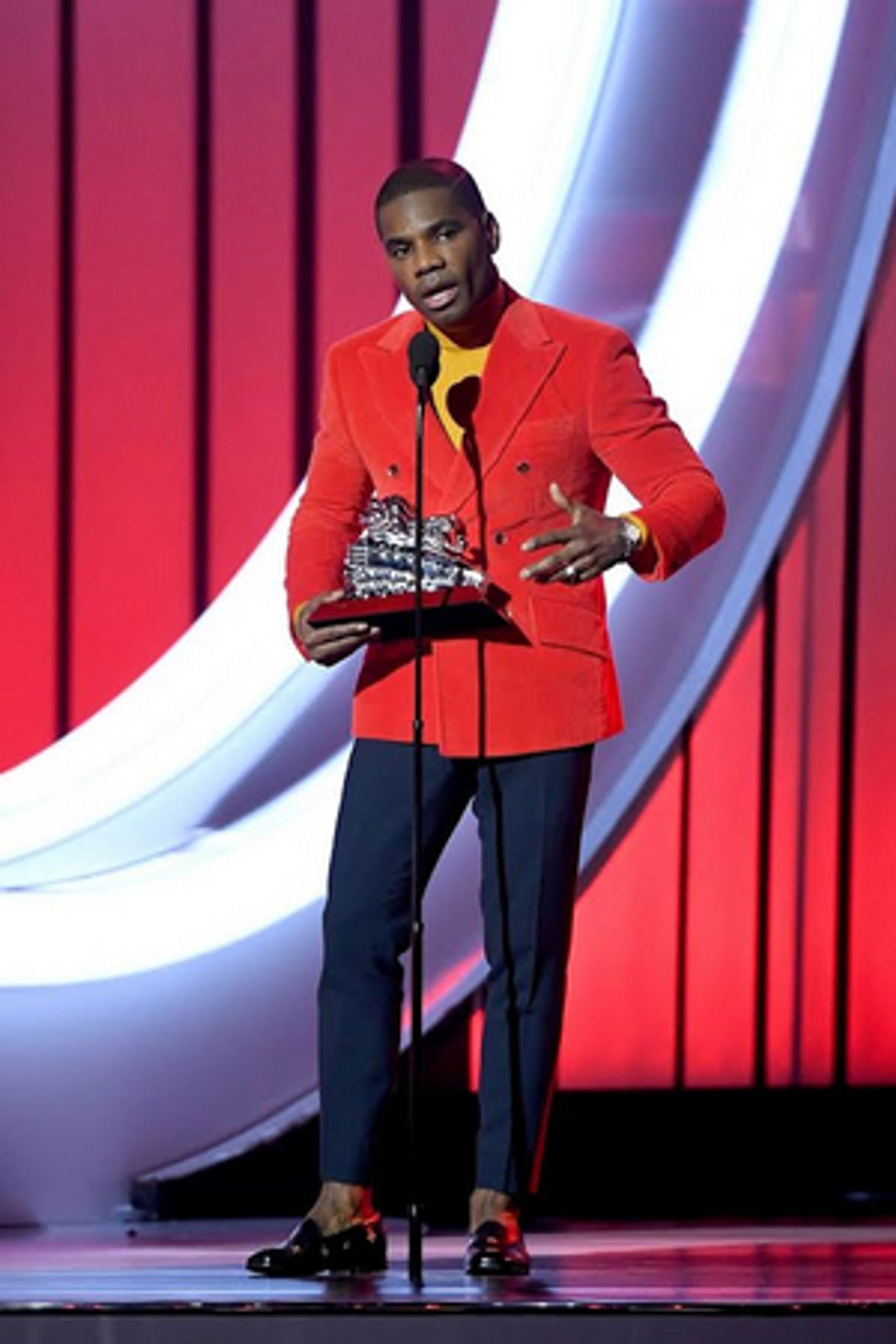 Kirk Franklin and Le'Andria Johnson Make Big Splashes at 2019 Soul Train Awards  Image