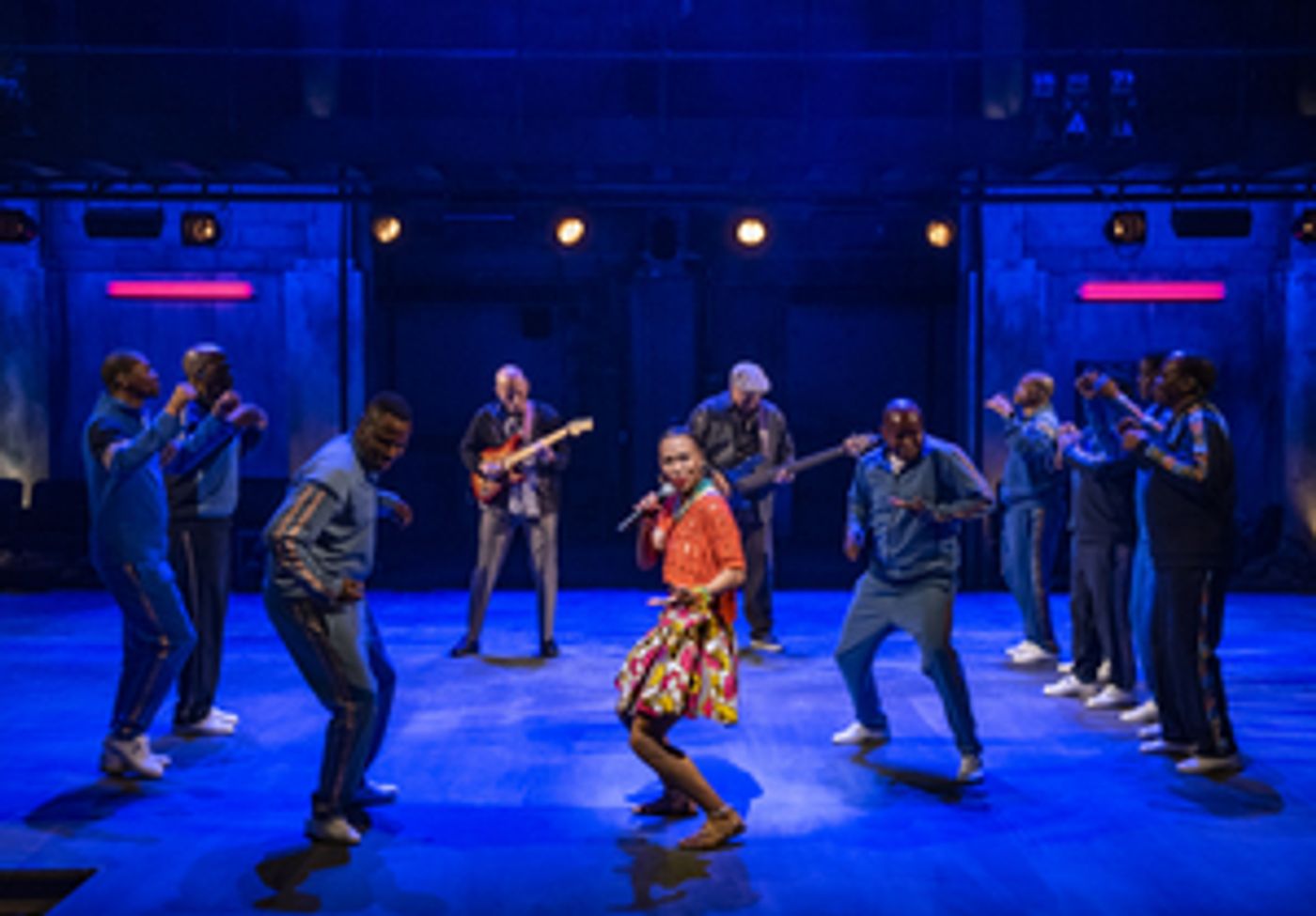 Review: LINDIWE at Steppenwolf Theatre Company Review: LINDIWE at Steppenwolf Theatre Company Image