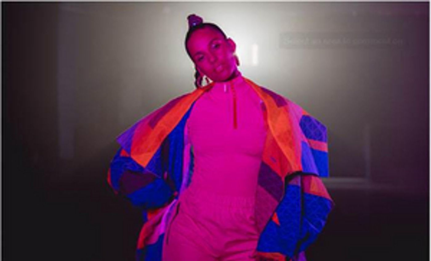 Alicia Keys Glows in New Video for 'Time Machine' Alicia Keys Glows in New Video for 'Time Machine' Image