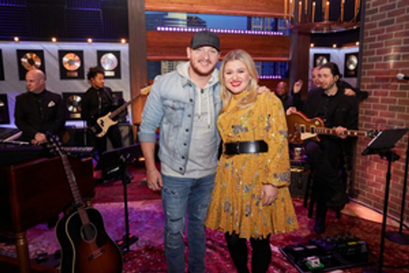 Kaleb Lee Performed 'Nothin on You' on THE KELLY CLARKSON SHOW Image