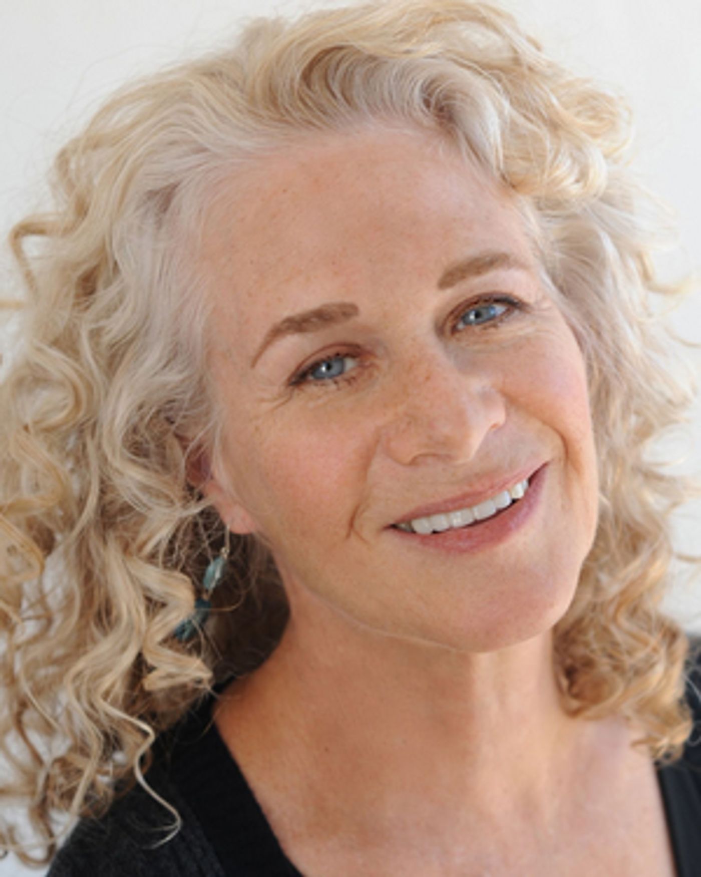Carole King To Present Artist Of The Decade Honor To Taylor Swift at the AMAs  Image