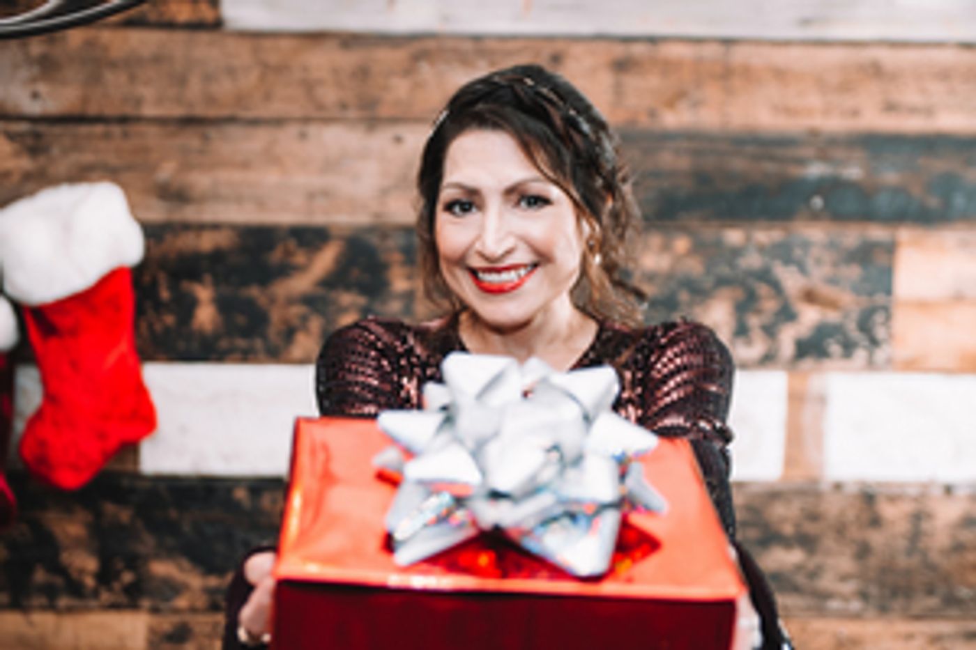 Monica Ortiz Releases A Warm Holiday EP  Image