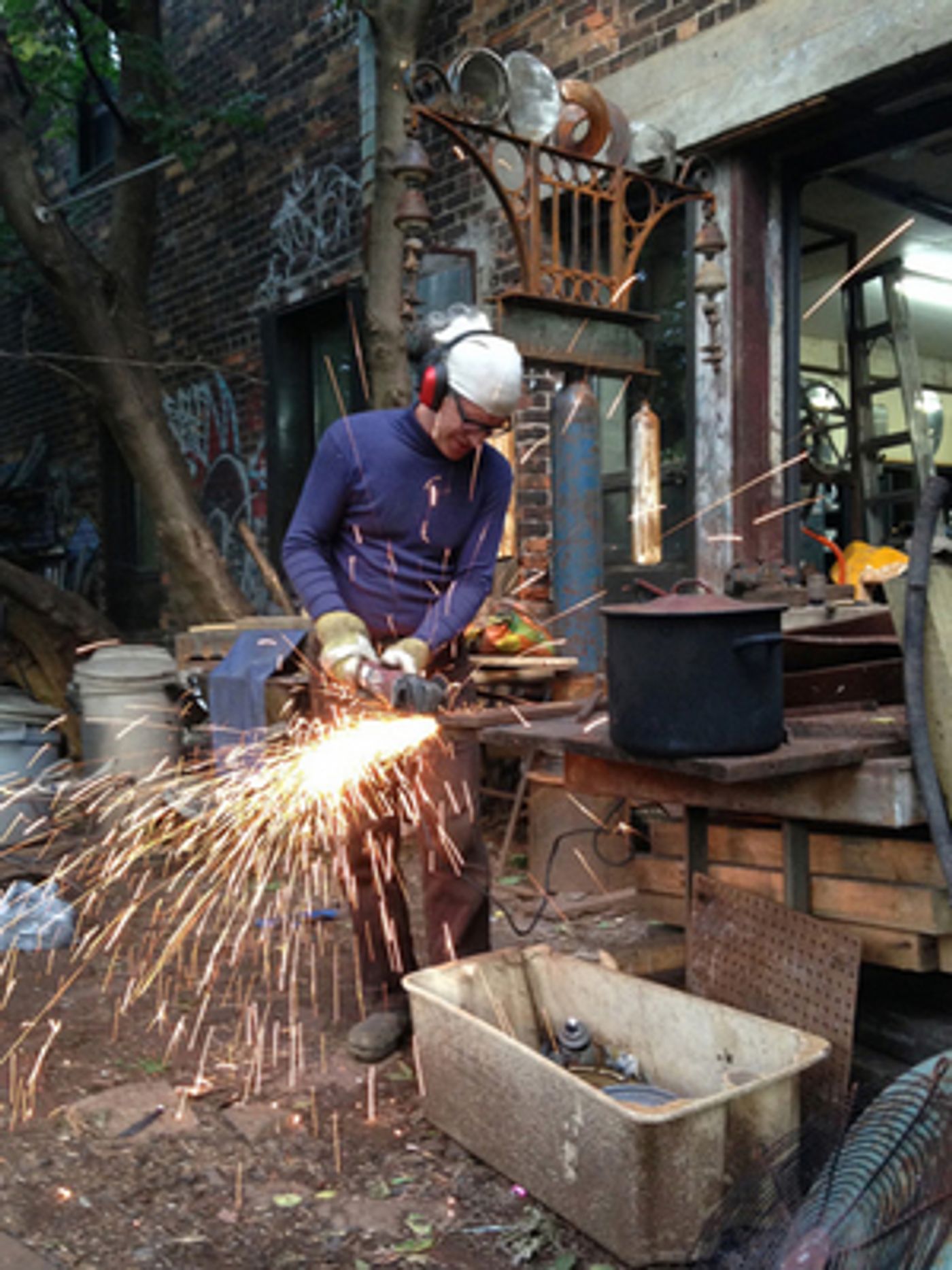 Sculptor Glen LeMesurier to Present New Solo Exhibition GRAVITY & GRACE  Image