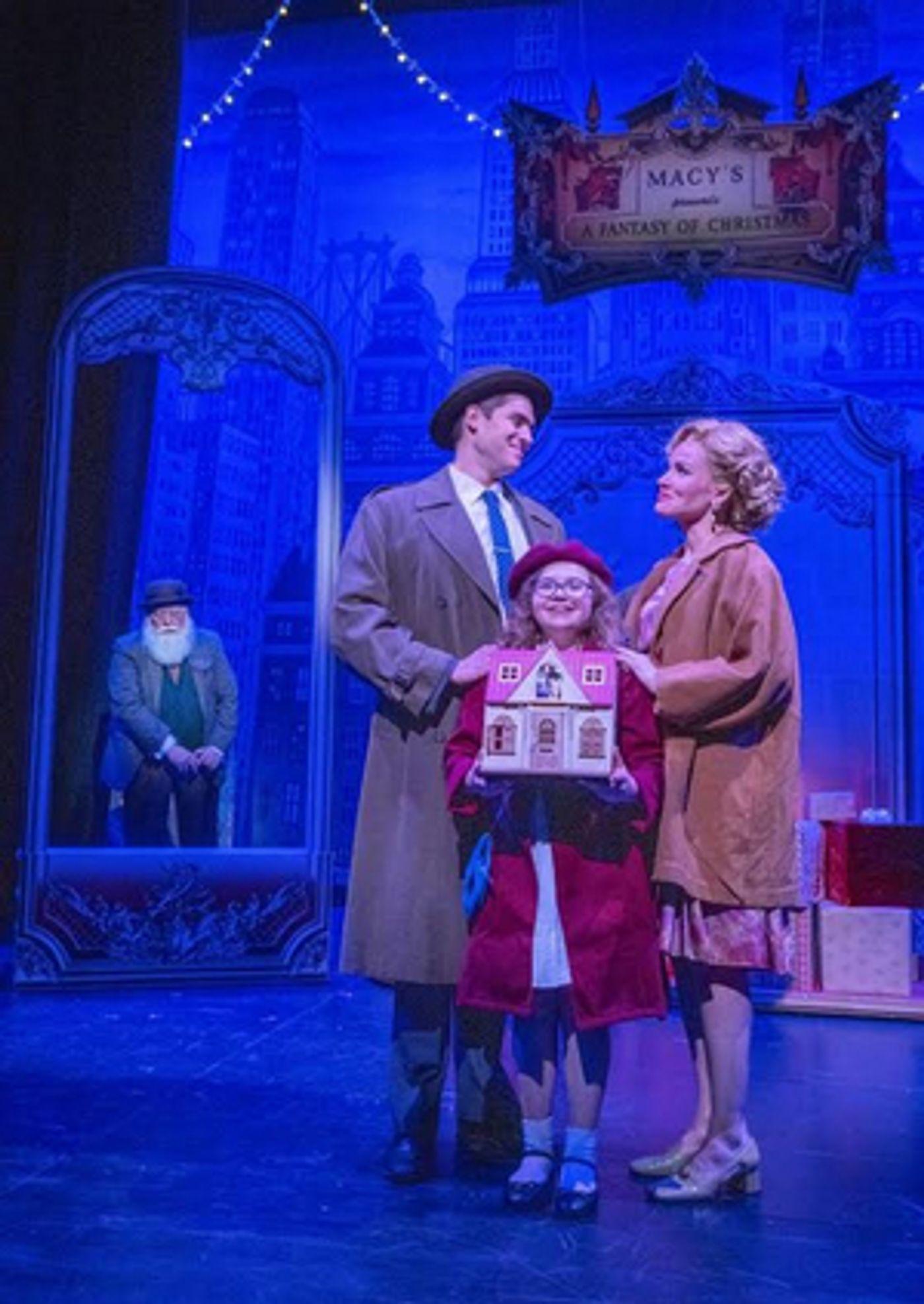Review: MIRACLE ON 34TH STREET at Argyle Theatre  Image