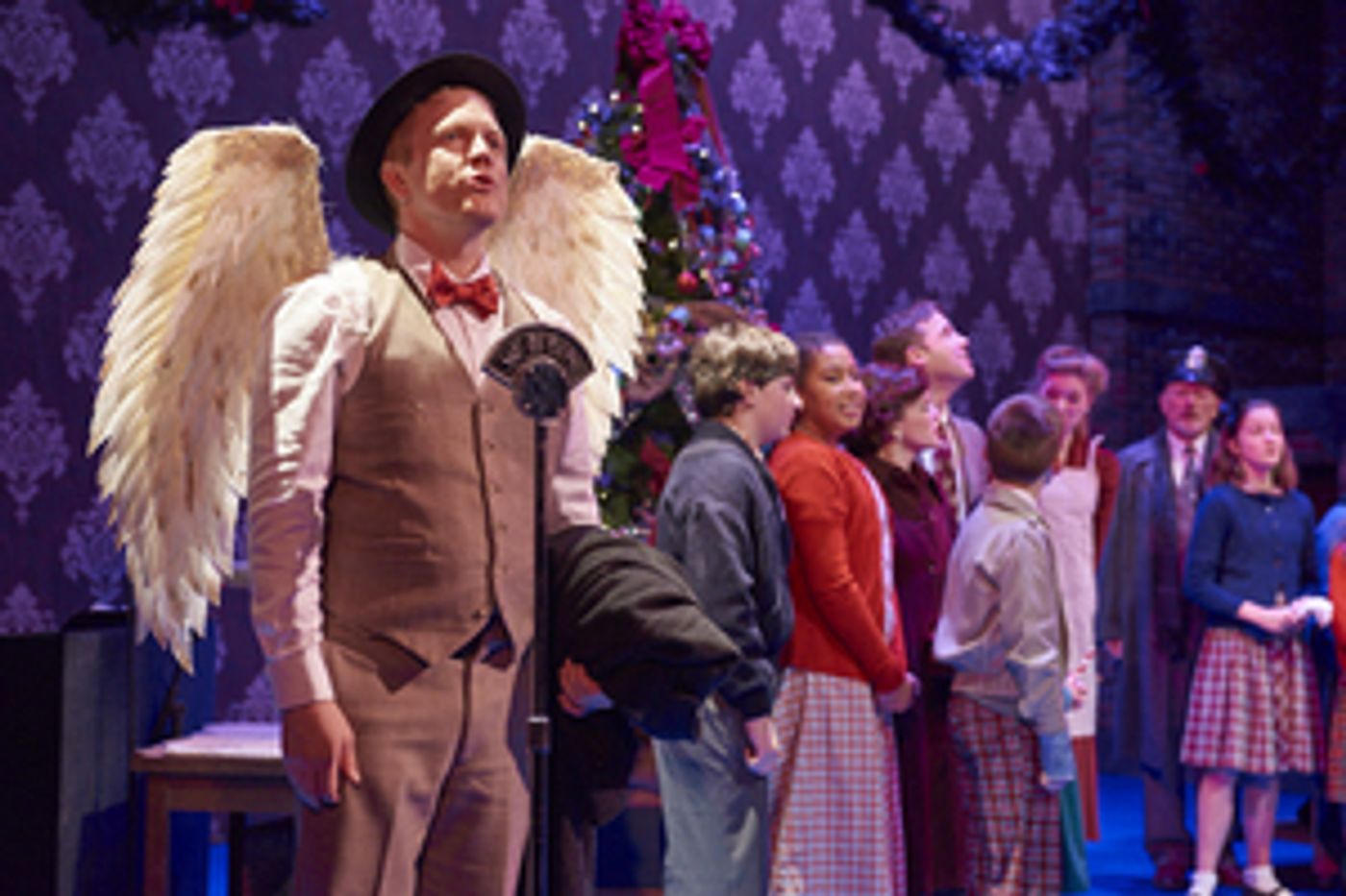 Review: IT'S A WONDERFUL LIFE Brings Sweet Nostalgia to Portland Stage Review: IT'S A WONDERFUL LIFE Brings Sweet Nostalgia to Portland Stage Image