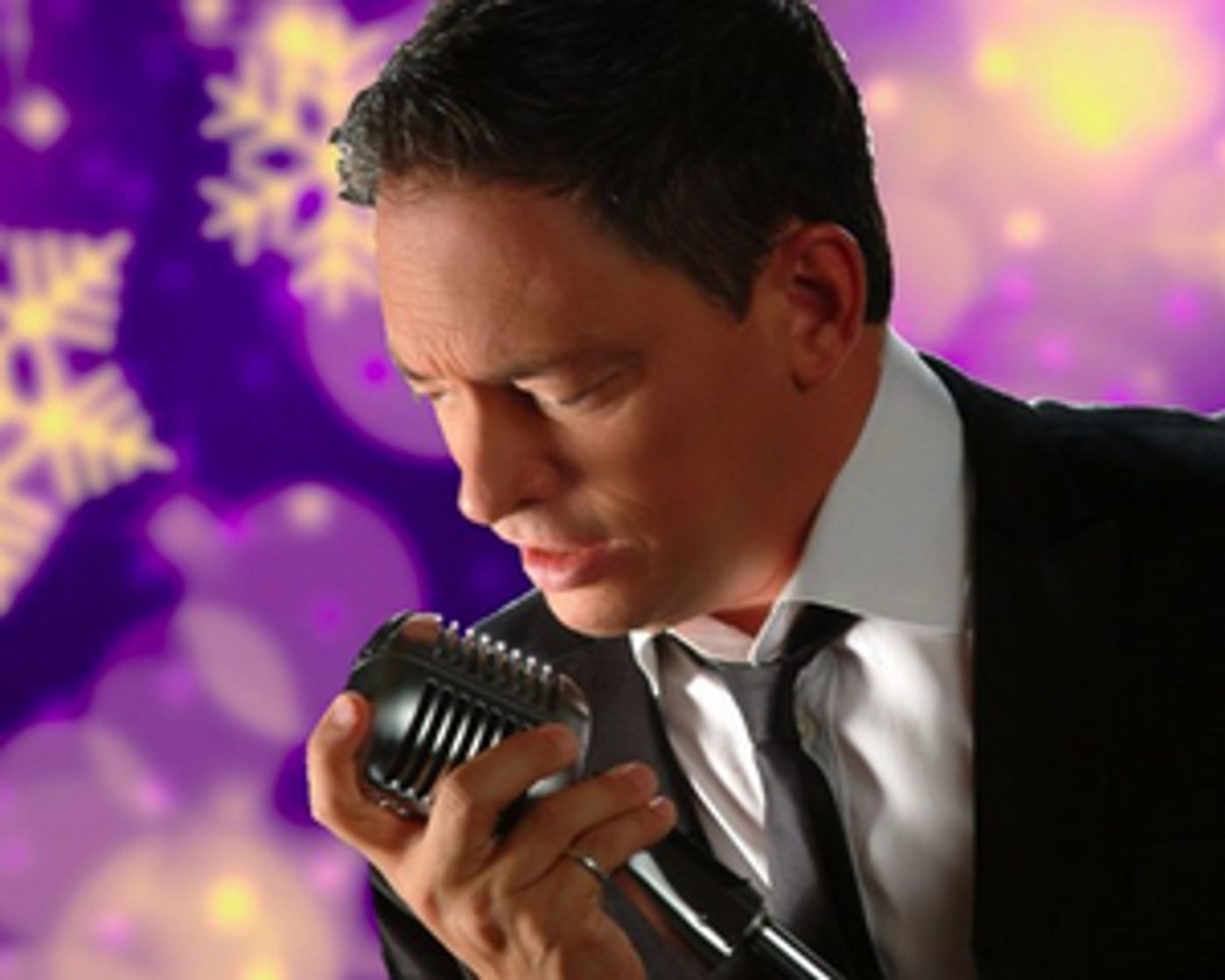 A CROONER CHRISTMAS Returns to MTH  Image