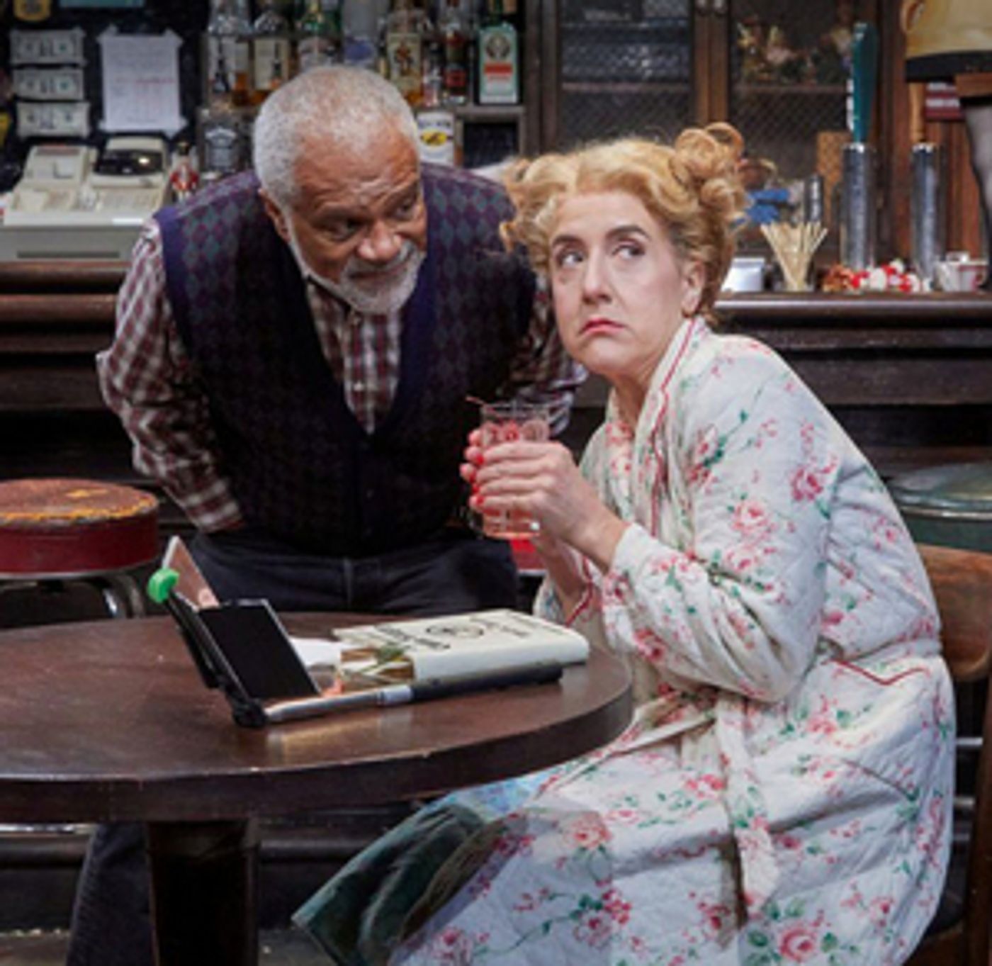 Review: CHRISTMAS ON THE ROCKS at TheaterWorks  Image