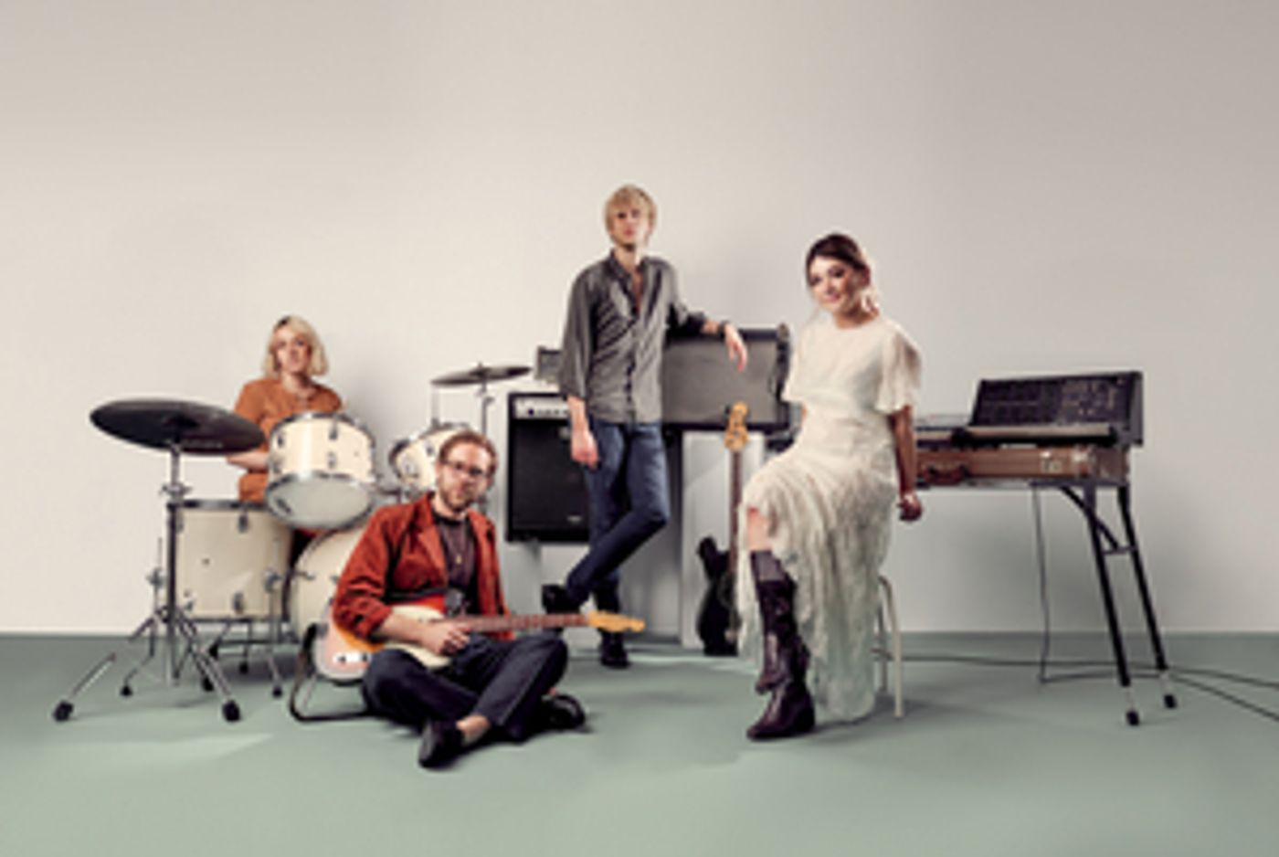 Yumi Zouma Shares New Single 'Right Track / Wrong Man'  Image