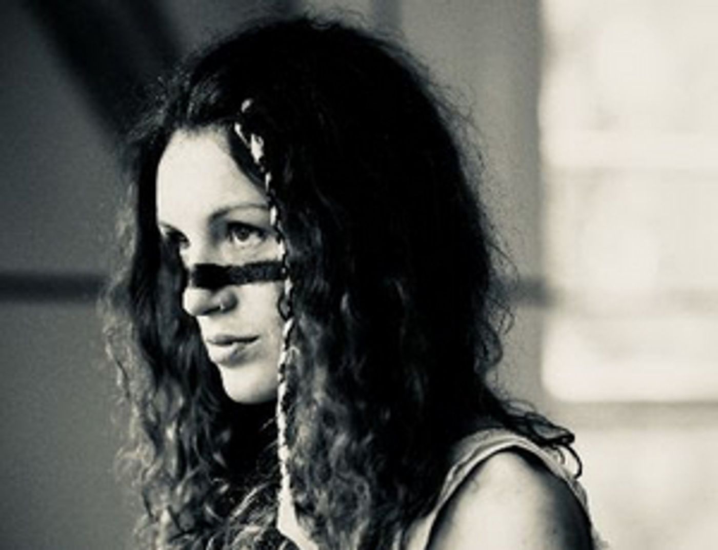 Amy Montgomery Unveils New Single 'Dangerous'  Image