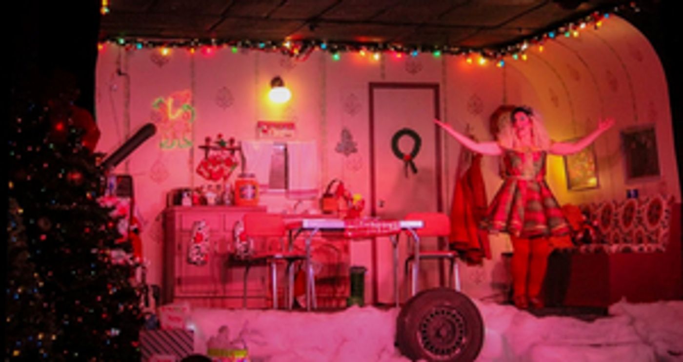 Review: Cindy Lou Who Tells a Christmas Tale in WHO'S HOLIDAY in Kansas City  Image