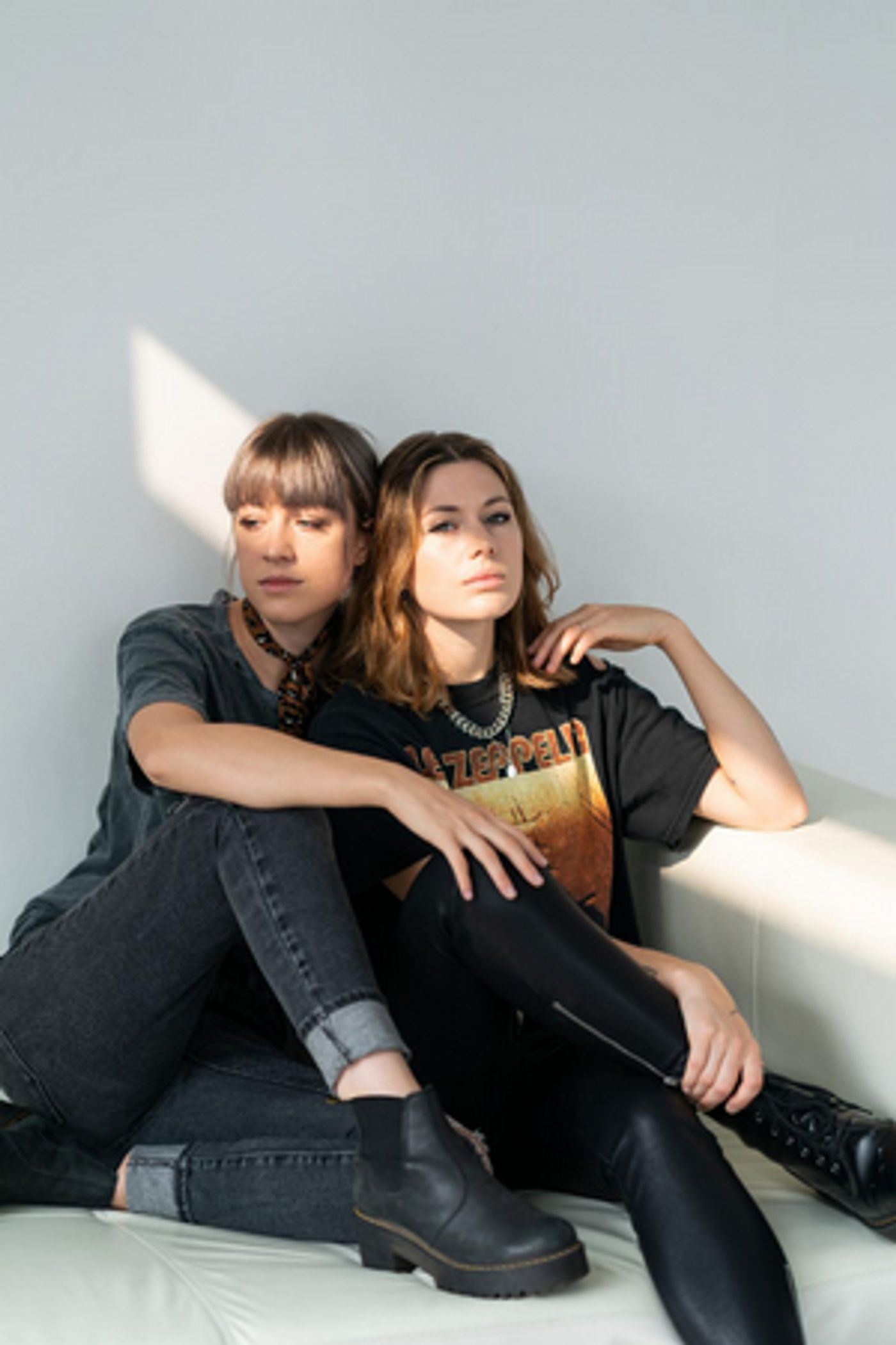 Larkin Poe Share New Video & Announce New Tour Dates Larkin Poe Share New Video & Announce New Tour Dates Image