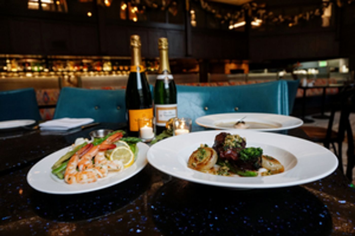 New Year's Eve In Philly Offers 12 Top Spots To Dance, Drink And Dine New Year's Eve In Philly Offers 12 Top Spots To Dance, Drink And Dine Image