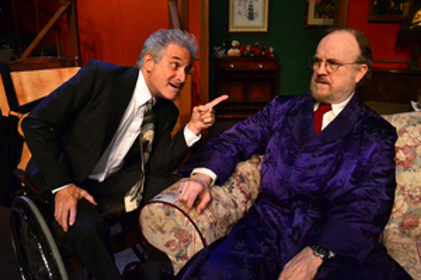 Review: THE MAN WHO CAME TO DINNER at Lonny Chapman Theatre  Image