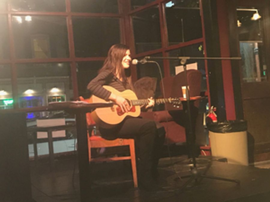 Arizona Lindsey to Release New Single' Anxiety' Image