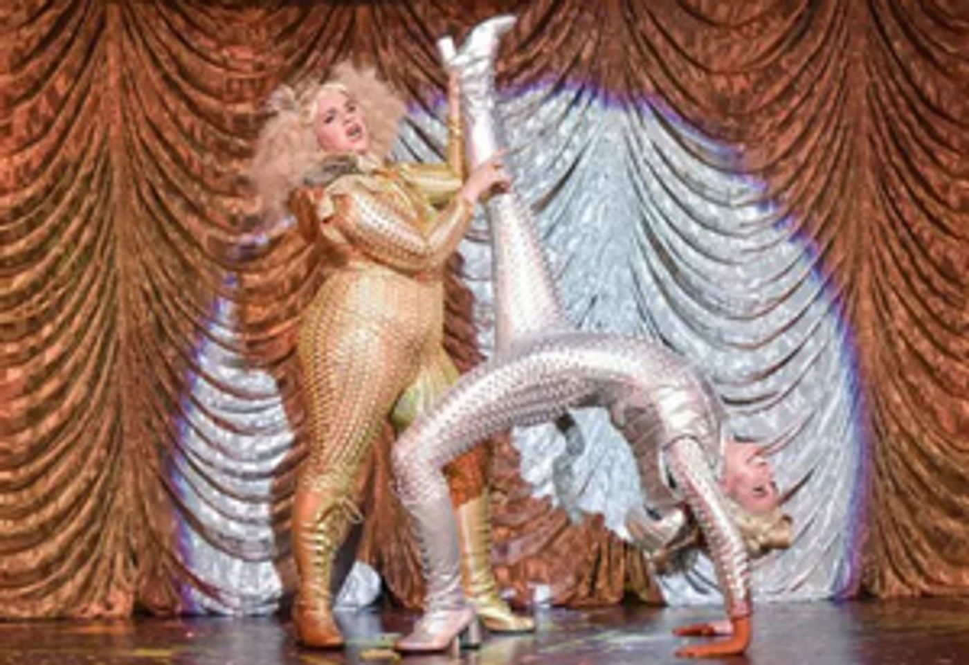 Review Roundup: Mischief Theatre's MAGIC GOES WRONG  Image