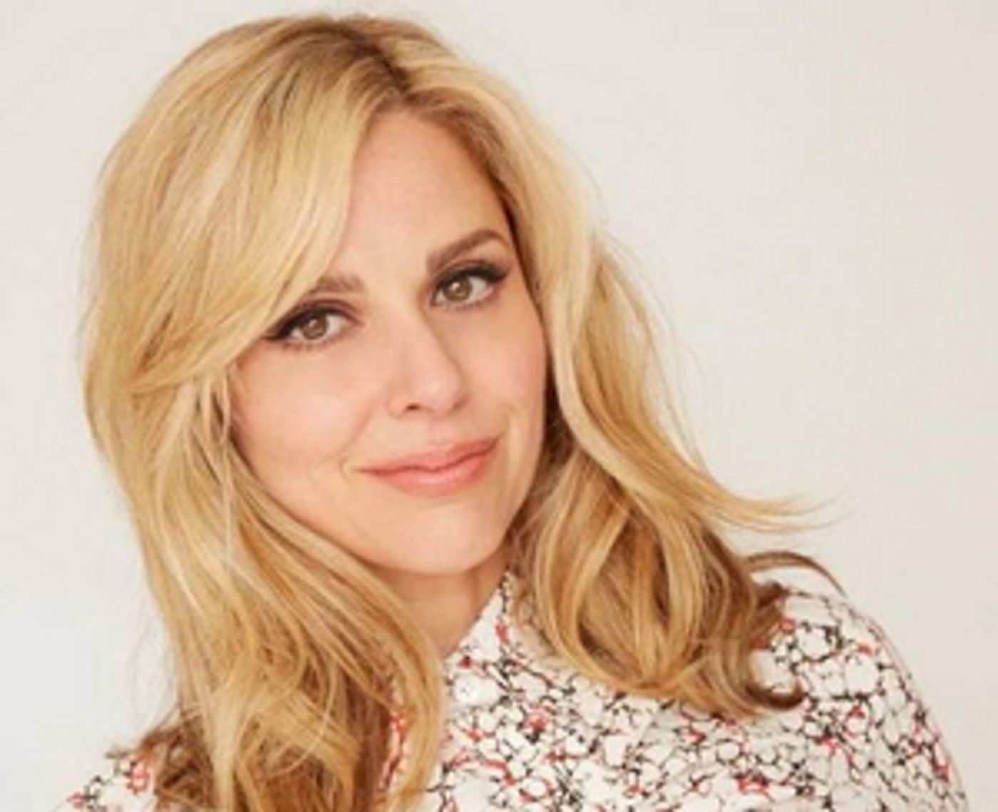 Cara Buono to Host The ADAPT Leadership Awards  Image