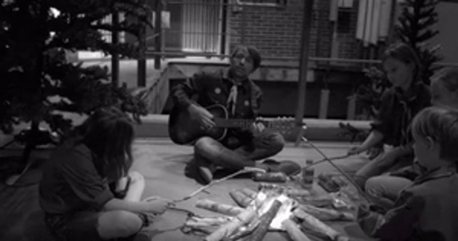Peter Bjorn and John Share Official Music Video for New Single 'On The Brink'  Image
