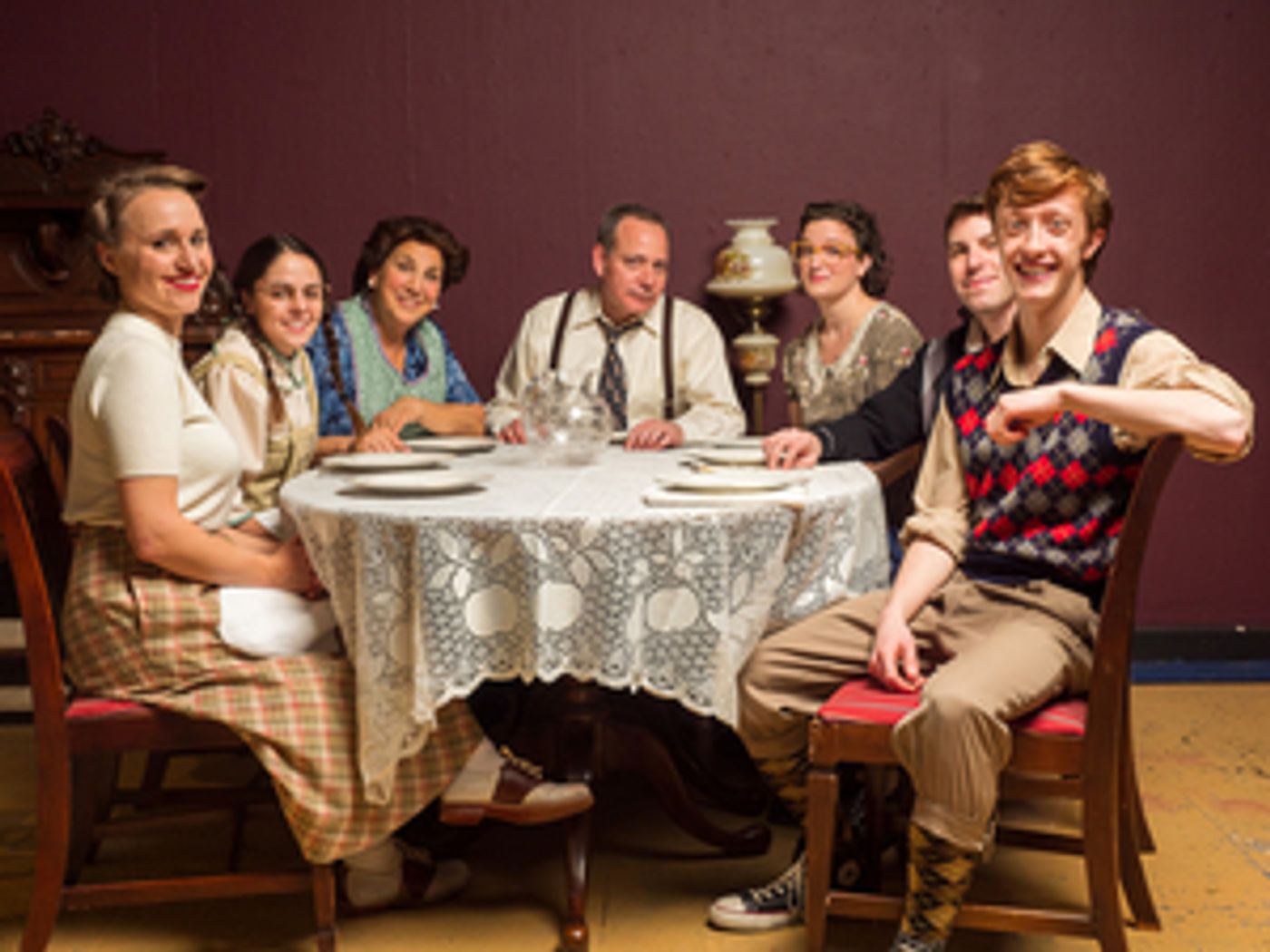 Review: A Sure-Footed BRIGHTON BEACH MEMOIRS at Vagabond Players  Image