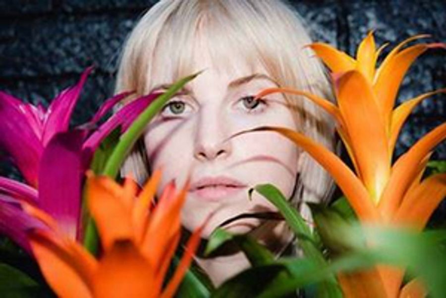 Hayley Williams Debuts Solo Single 'Simmer' Image