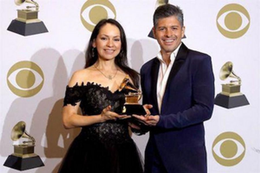 Rodrigo y Gabriela Win a Grammy & Announce Tour Dates Image