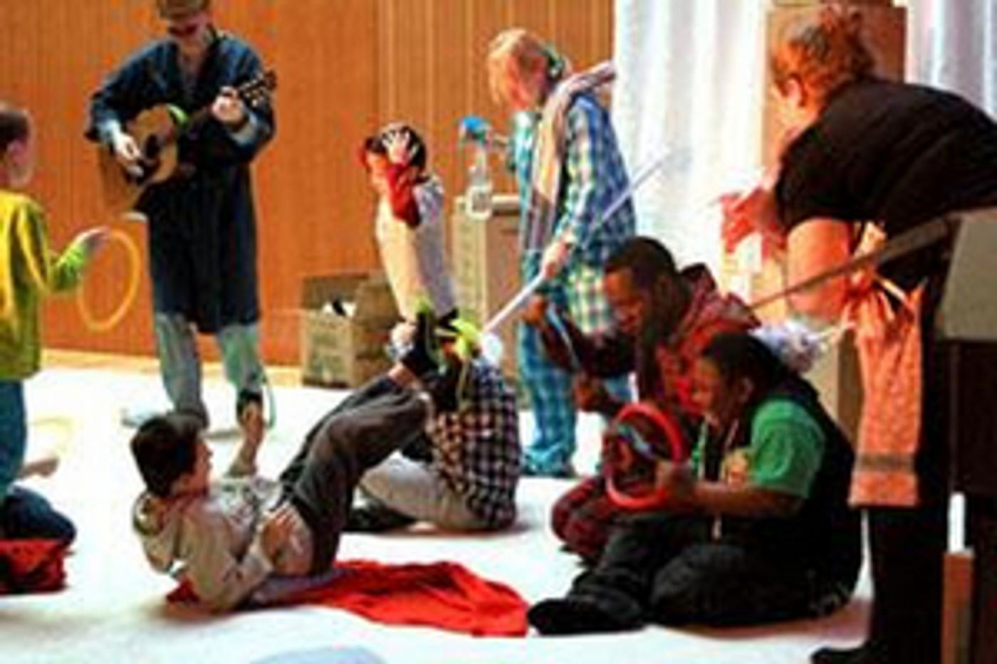 RED KITE, BROWN BOX is Coming to Chicago Children's Theatre RED KITE, BROWN BOX is Coming to Chicago Children's Theatre Image