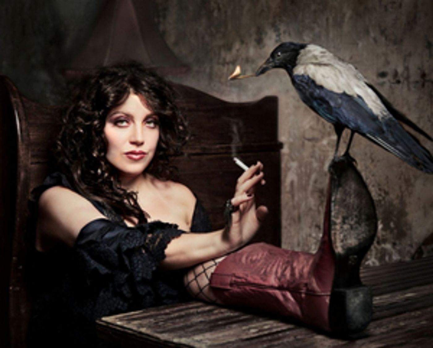 Eddy Lee Ryder Premieres New Video For 'Small Apartment' Eddy Lee Ryder Premieres New Video For 'Small Apartment' Image