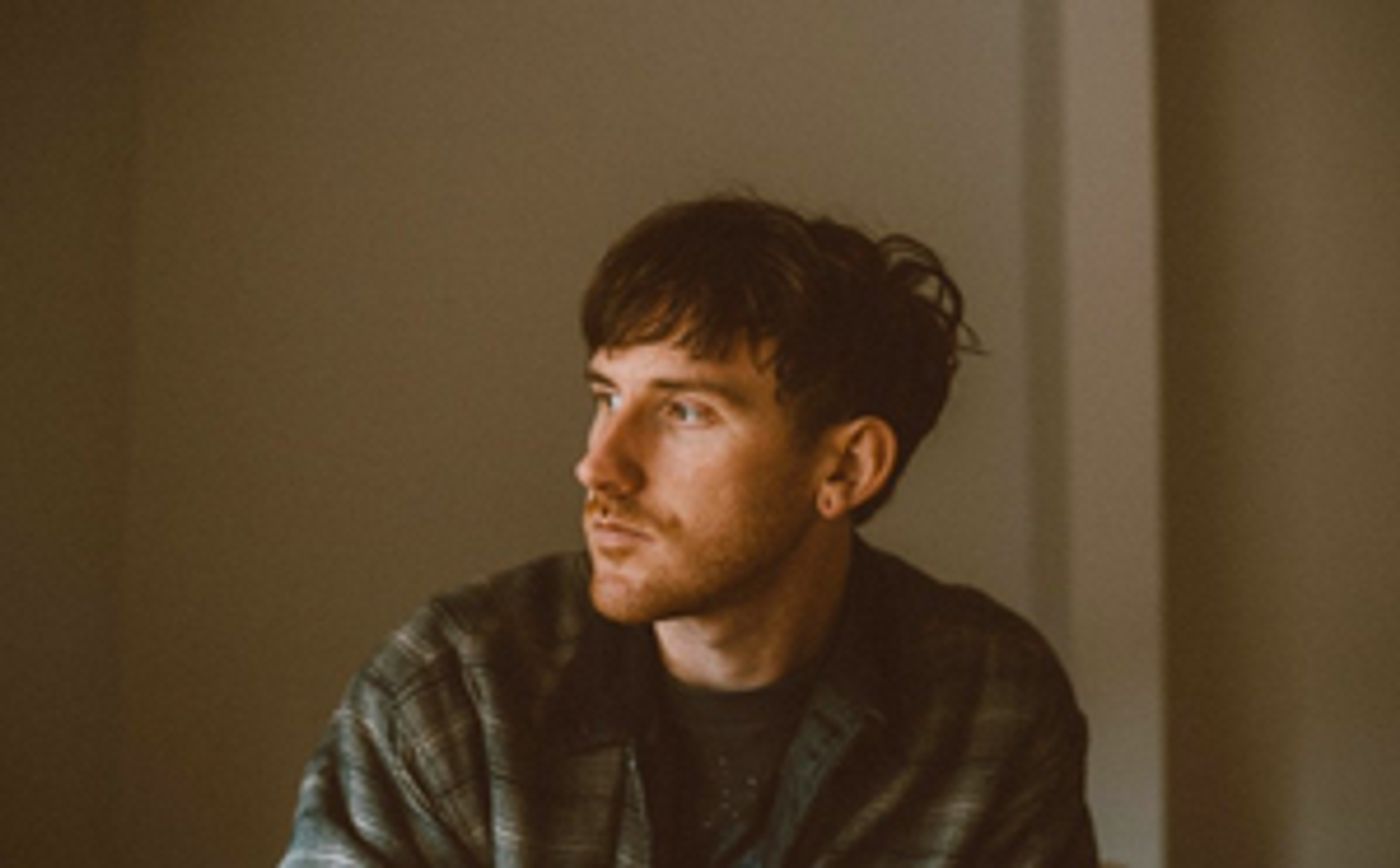 Alexander Biggs Premieres New Song 'Laundromat' Ahead of SXSW  Image