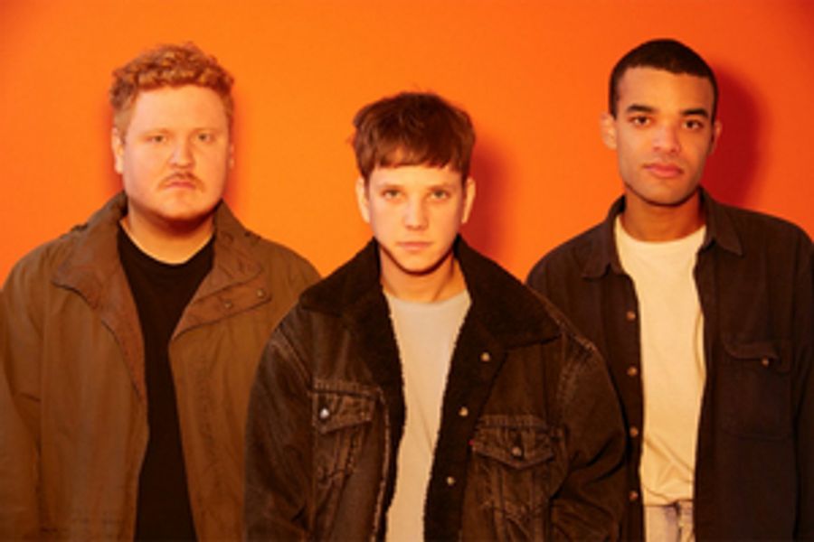 Moaning Share the Music Video for 'Fall In Love' Image