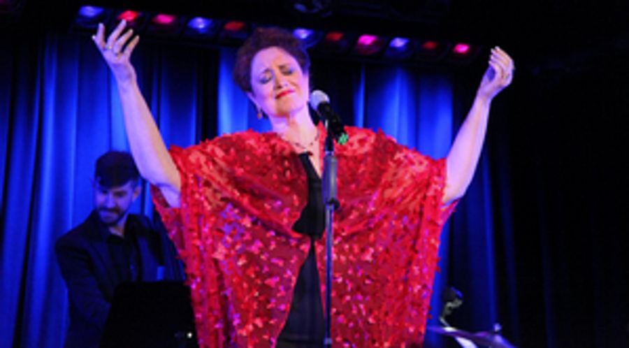 Review: Regina Zona Holds Court at The Laurie Beechman Theatre in BECOMING...THE QUEEN 2.0 Image