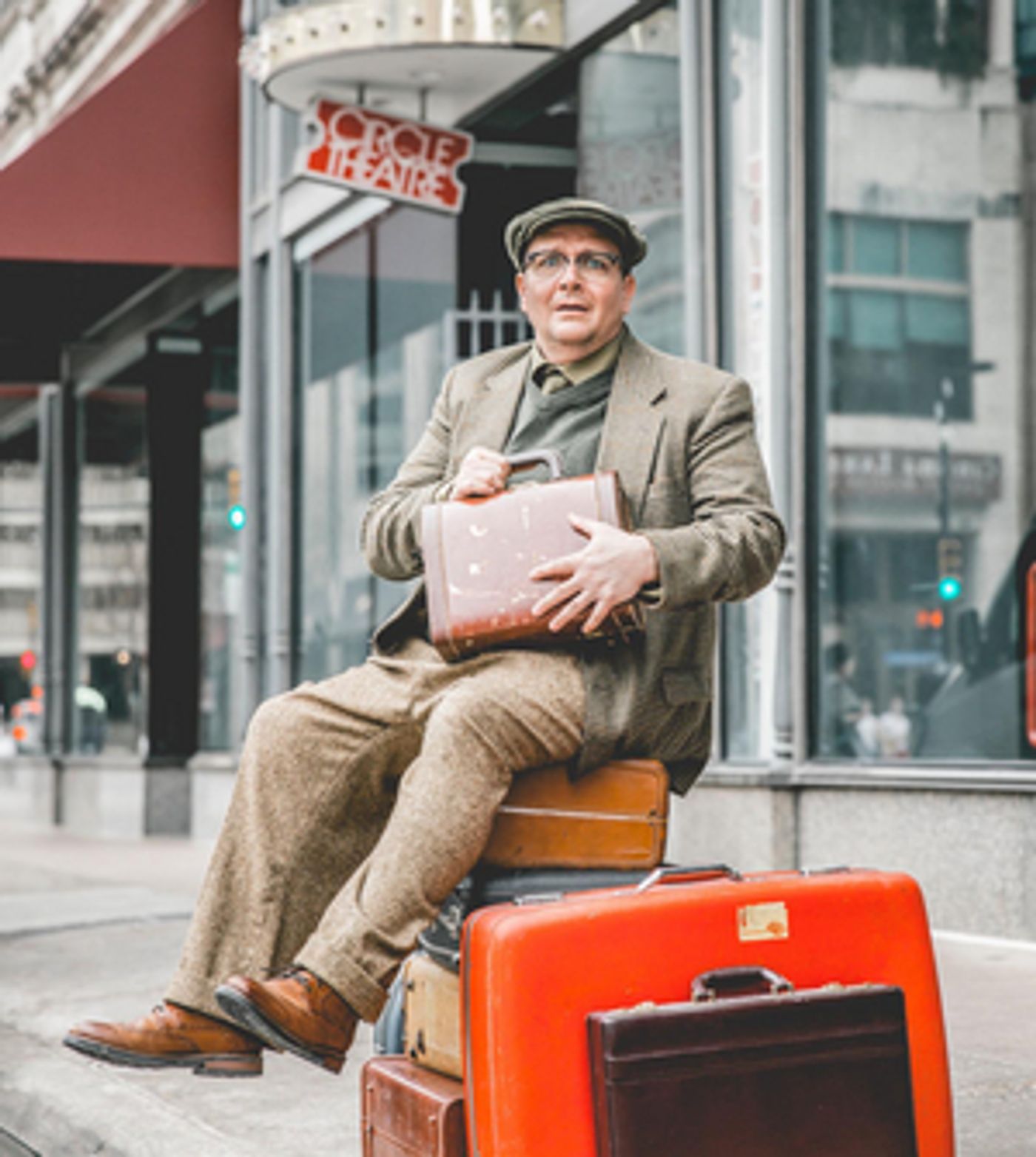 Review: ONE MAN, TWO GUVNORS Equals Too Much Fun at Circle Theatre Review: ONE MAN, TWO GUVNORS Equals Too Much Fun at Circle Theatre Image