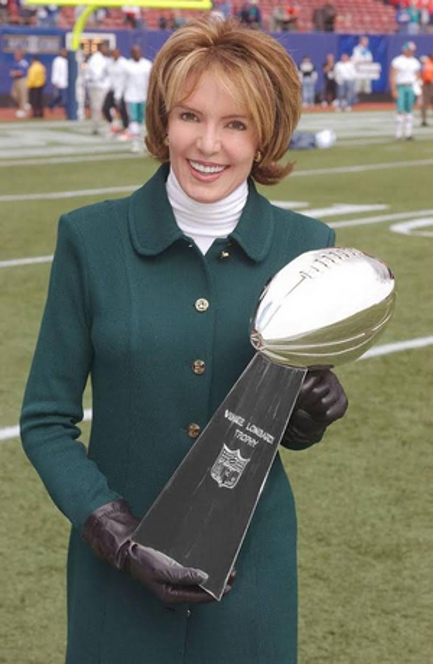 Lesley Visser Will Be the First Woman To Receive Lifetime Sports Emmy  Image