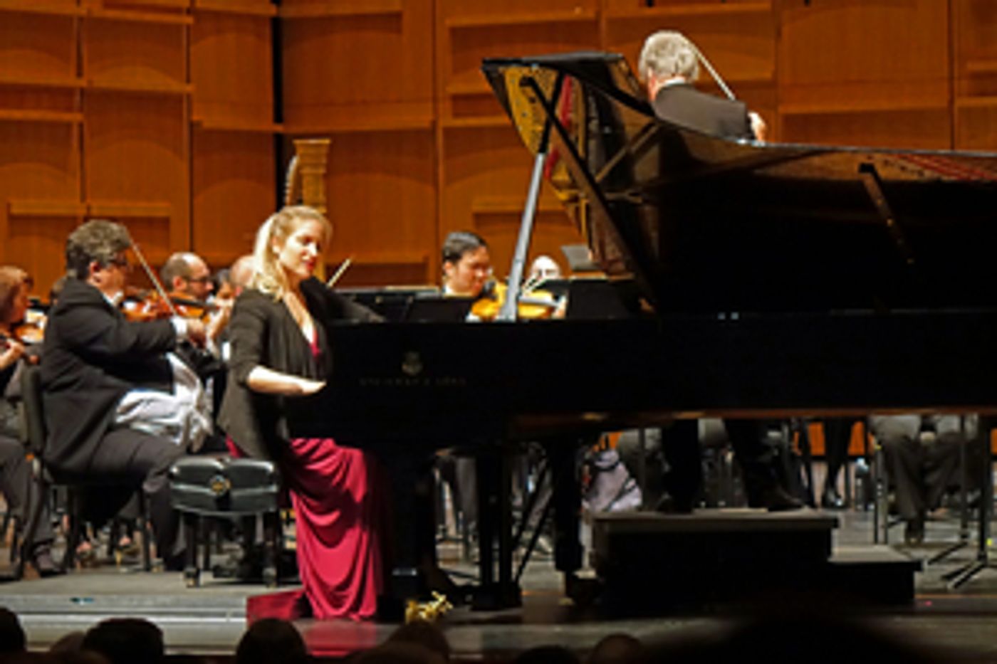 Review: Symphony Bolsters CHOPIN PIANO CONCERTO With Improved Beethoven  Image