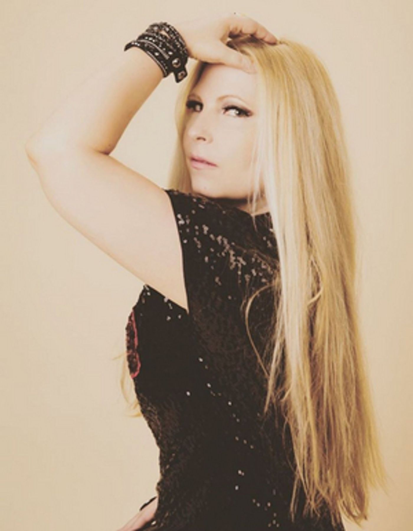 Interview: Karine Hannah Talks Sharing GUILTY PLEASURES at The Green Room 42  Image