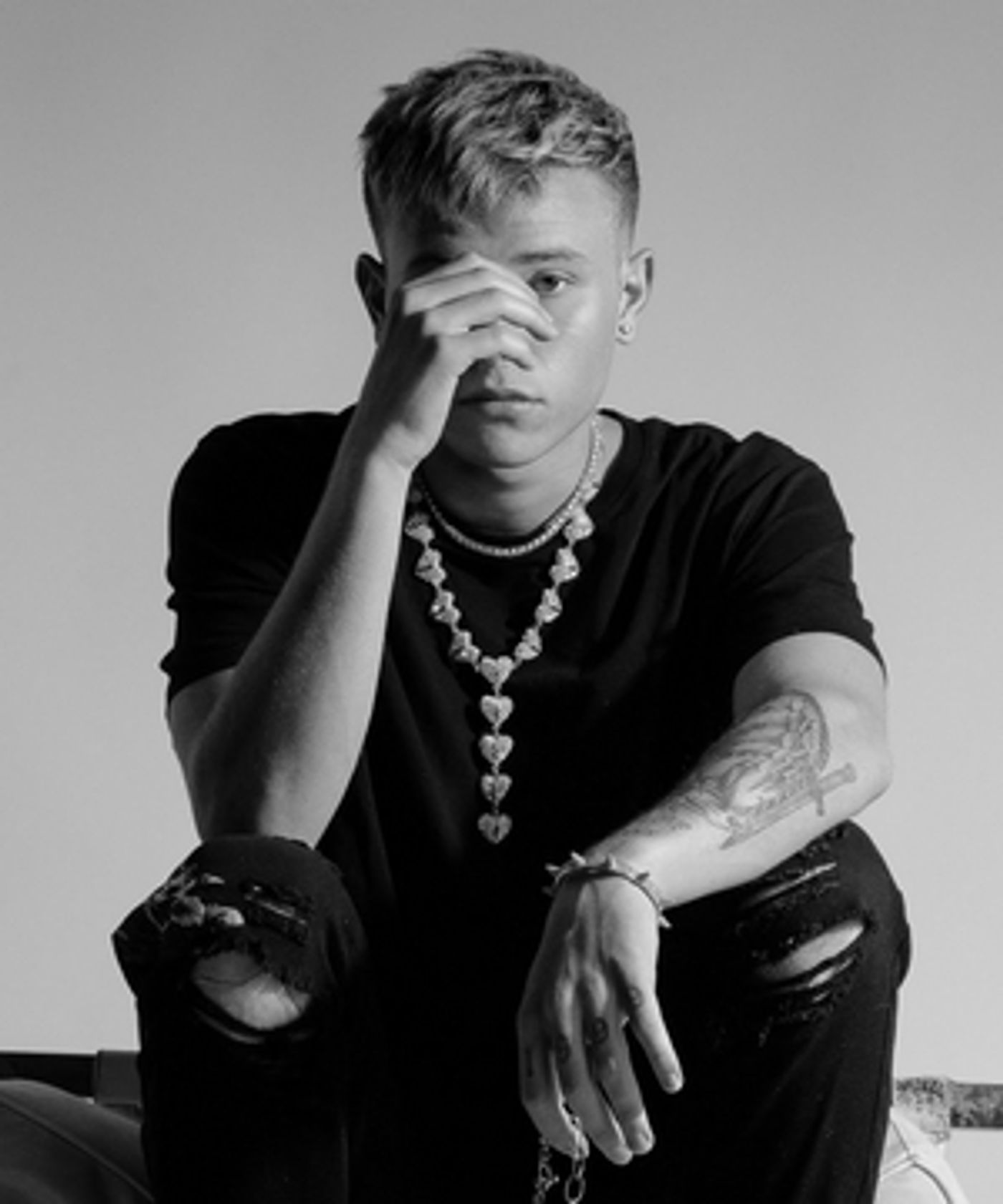 Noah Cunane Unveils Visual for 'Medicine'  Image