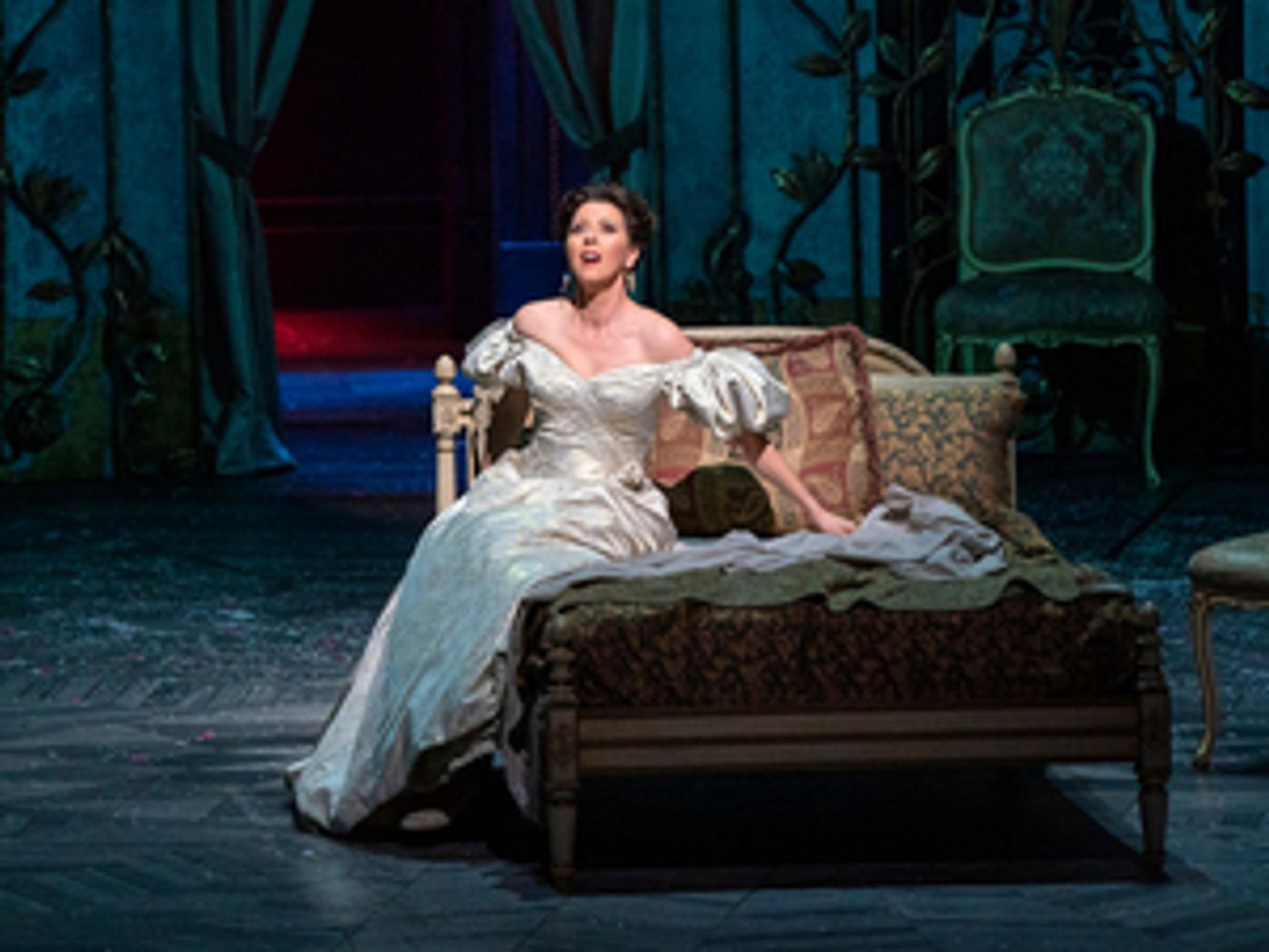 Review: A Marvelous Oropesa is Definitely Not 'Lost' in Met's TRAVIATA Review: A Marvelous Oropesa is Definitely Not 'Lost' in Met's TRAVIATA Image