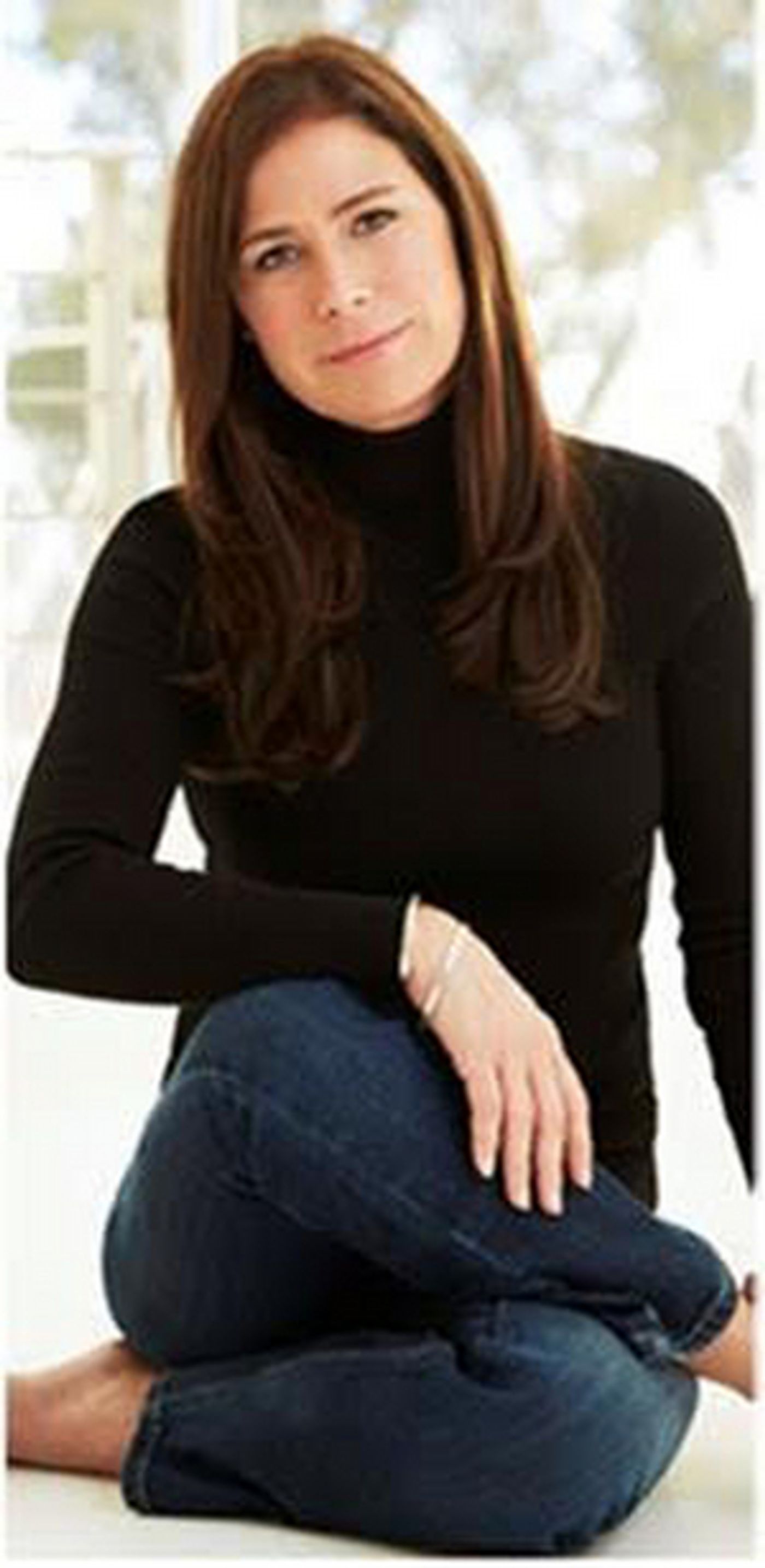 Maura Tierney Joins The Cast Of New Showtime Drama Series RUST Maura Tierney Joins The Cast Of New Showtime Drama Series RUST Image