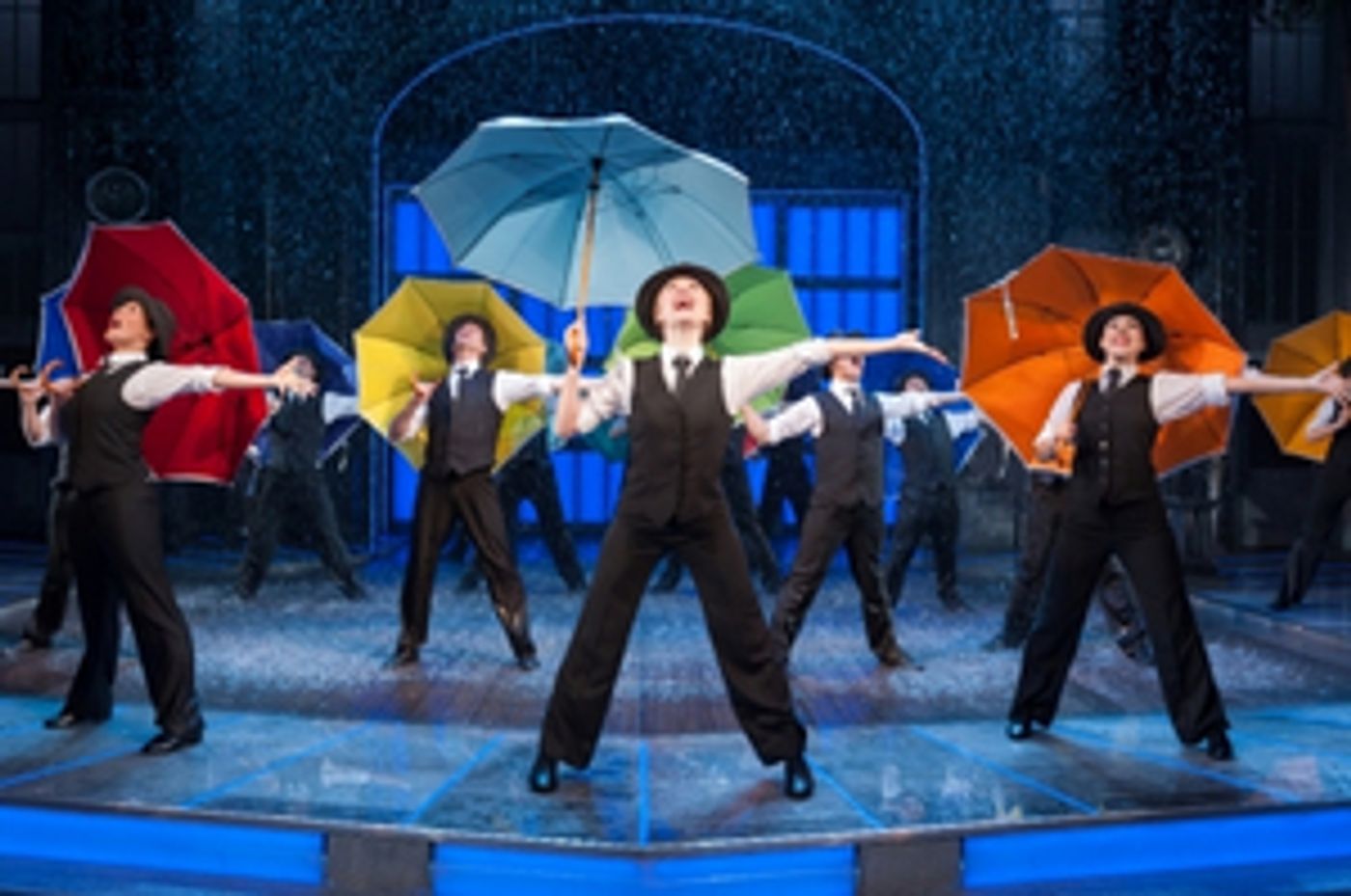 SINGIN' IN THE RAIN Comes to Birmingham Hippodrome SINGIN' IN THE RAIN Comes to Birmingham Hippodrome Image