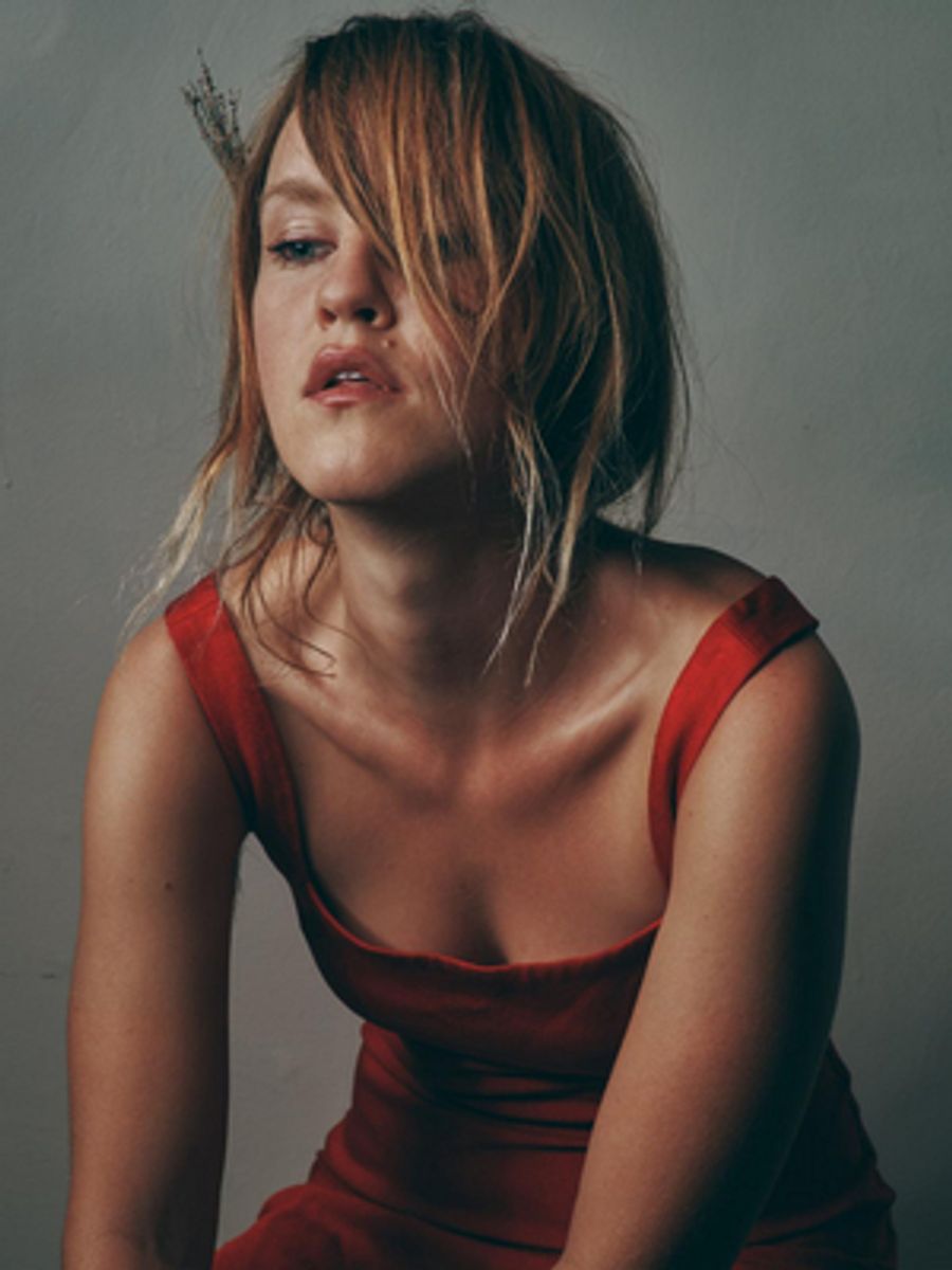Johanna Warren Premieres New Single 'Part Of It' Image
