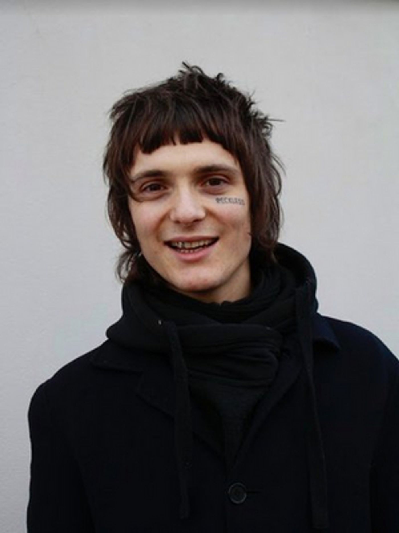 Aime Simone Shares Debut Single 'What's Up With The World?'  Image