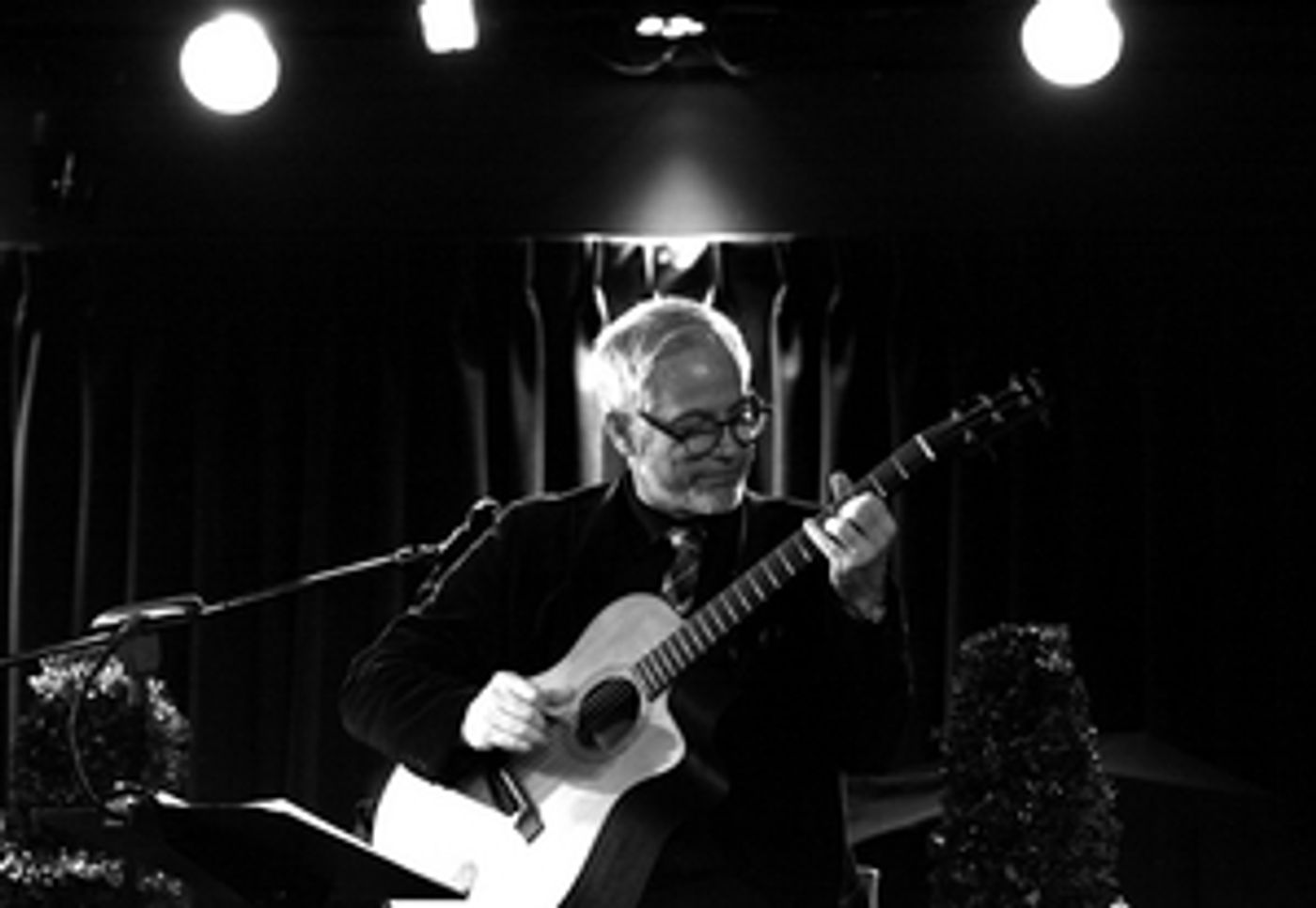 Feature: LIVING ROOM CONCERTS Bring People Together and Keep Artists Flush  Image