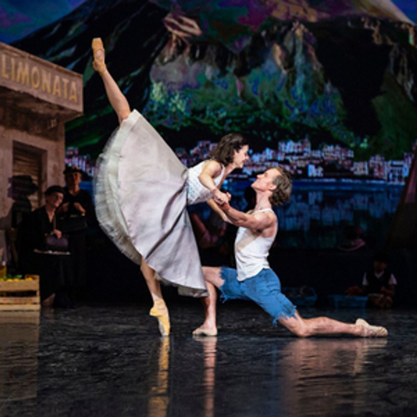 Feature: SE DET KONGELIGE TEATERS FORESTILLINGER FRA SOFAEN at Det Kongelige Teater  Image