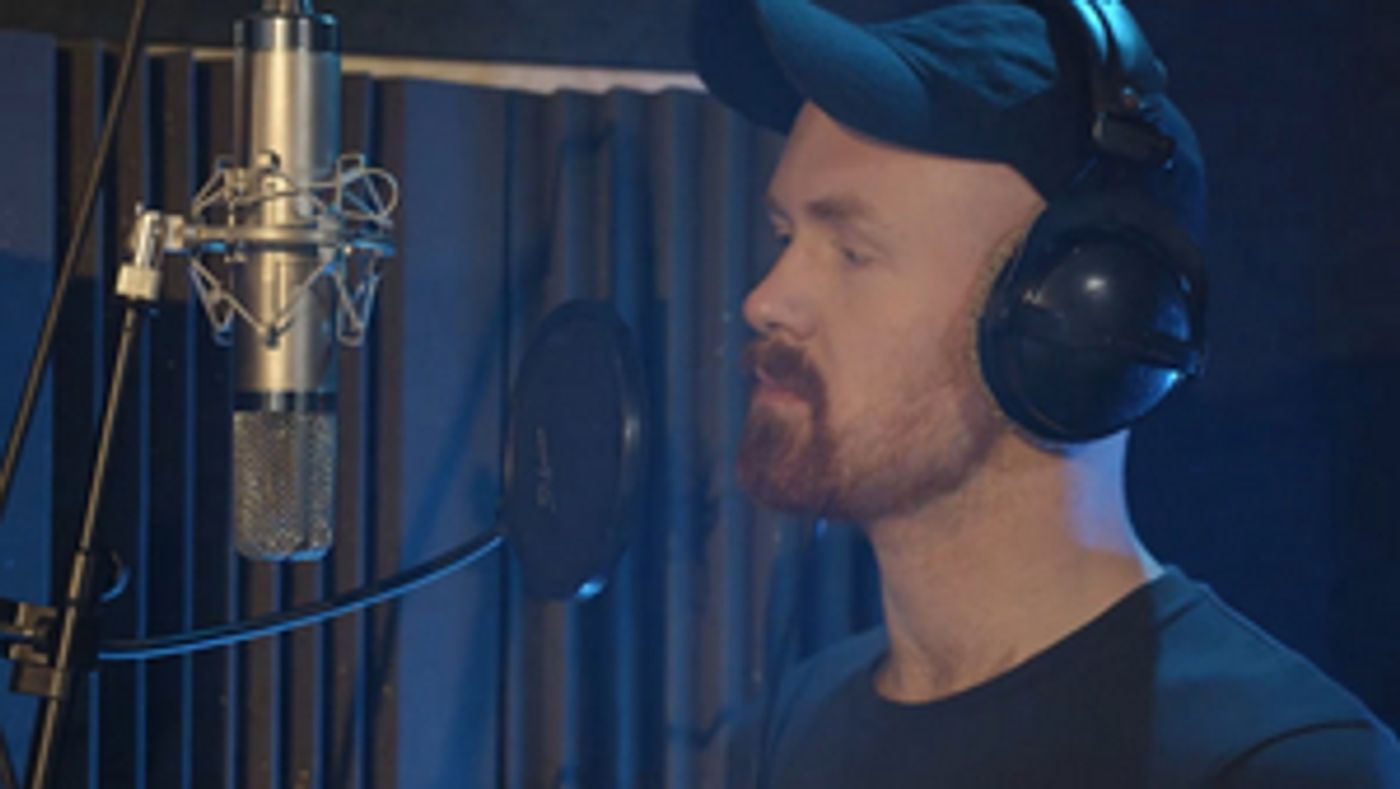 VIDEO-Video-Andrew-Walker-Sings-Let-Your-Garden-Grow-From-CASES-20000101 VIDEO: Andrew Walker Sings 'Let Your Garden Grow' From CASES Image